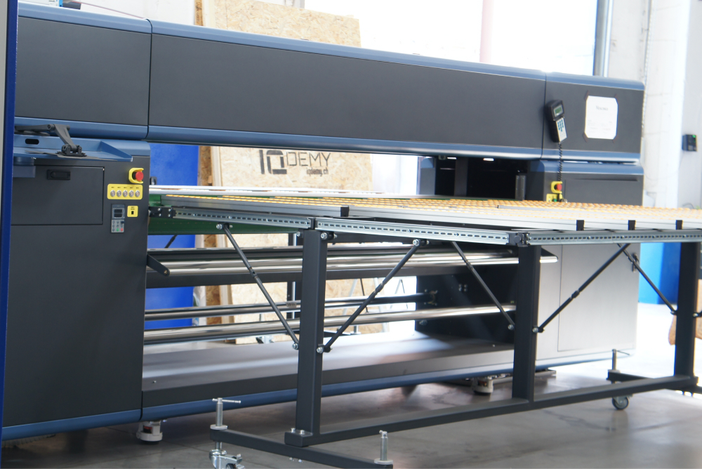 IQDEMY EVO 2500 belt printing system in production