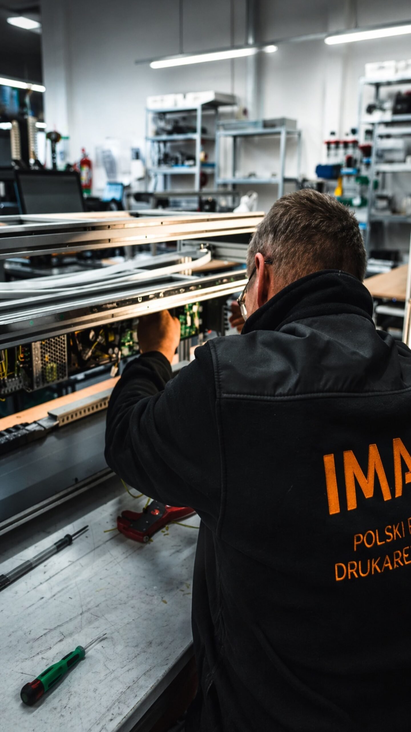 Direct edible printing onto chocolate with no transfer sheet